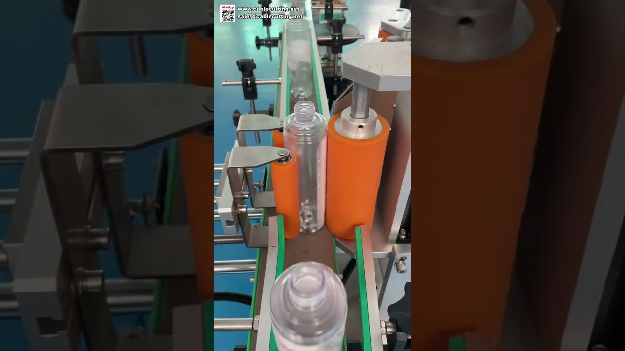 Visual Appeal Automatic Round Bottle Labeling Machine High Tech Sticker Applicator Design