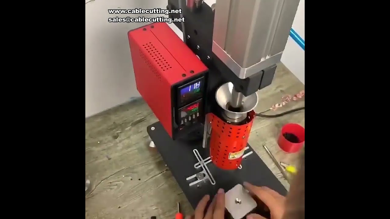 100G Semi-Automatic Pneumatic Injection Molding Machine for Headphones, Power Cords, USB Plugs