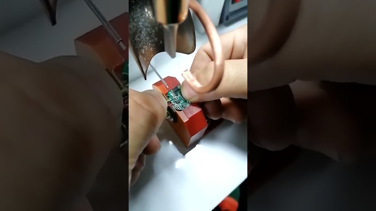 Semi-Automatic USB Wire Making Machine for Lightning and Type-C Data Cable Soldering