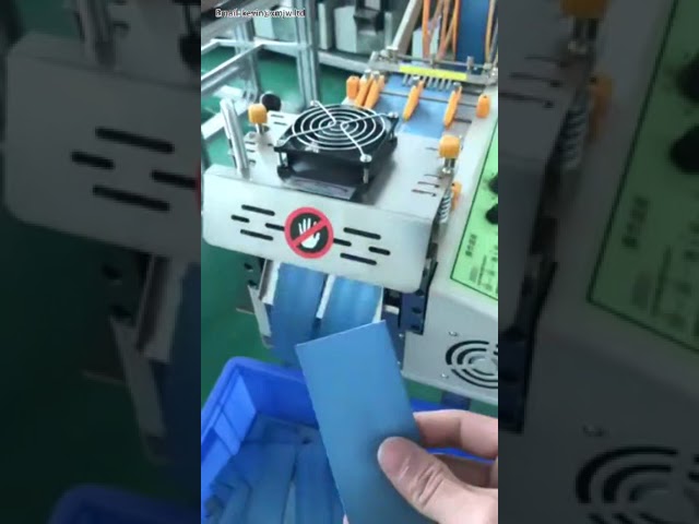 Big Screen Computer Hot and Cold Cloth Belt Tape Cutting Machine Auto Magic Adhesive Zipper Webbing