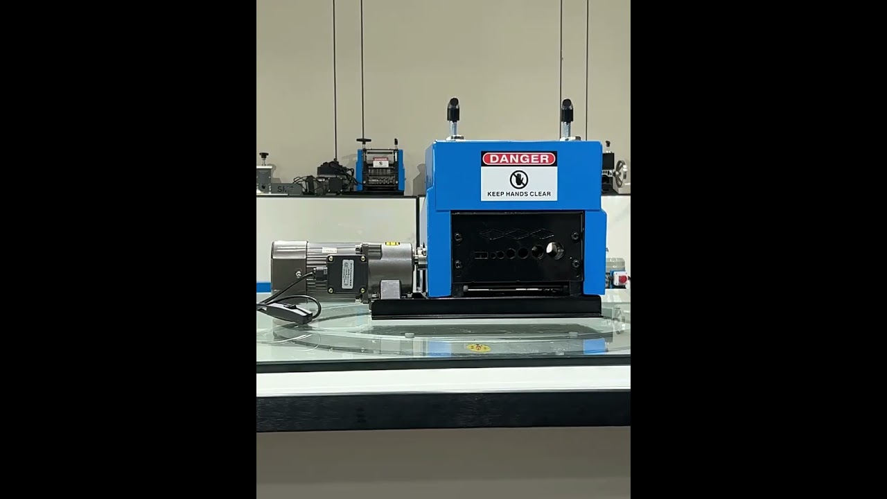 Automatic Scrap Copper Wire Stripping Peeling Machine 60-180W 1-25mm Cable Electric Stripper