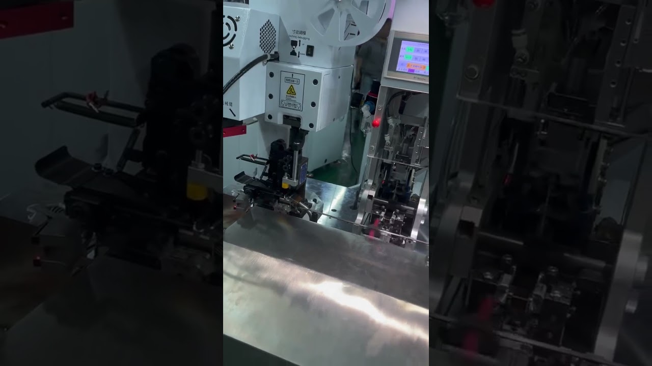 Fully Automatic Double-Head Crimping Machine with Waterproof Plug Insertion