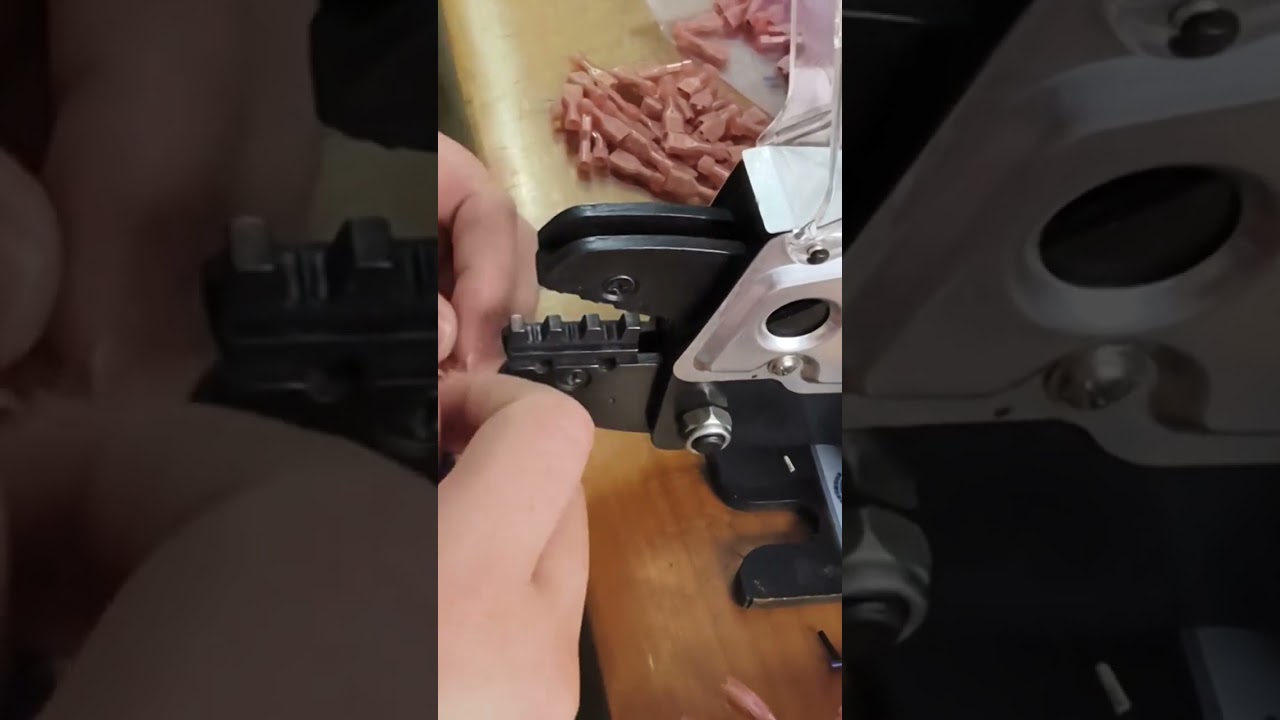 Efficient Pneumatic Terminal Crimping Machine for Bulk Terminals