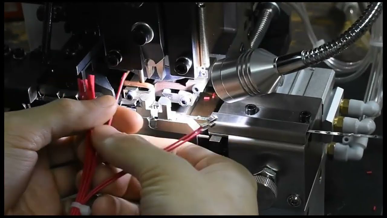 Multi-Core Wire Stripping and Terminal Crimping Machine